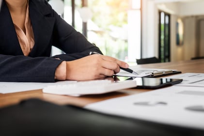 Devolución de cotizaciones del seguro laboral 2026: revisa si tu empresa tiene dinero por recuperar antes de julio - imagen destacada