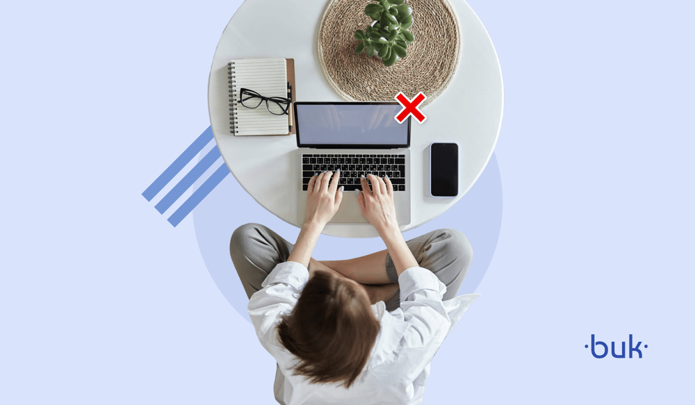 Teletrabajo en Chile 2025: 87% presencial vs. 12.7% flexible en ofertas.