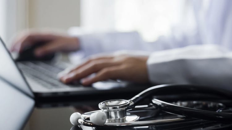<span id=hs_cos_wrapper_name class=hs_cos_wrapper hs_cos_wrapper_meta_field hs_cos_wrapper_type_text style= data-hs-cos-general-type=meta_field data-hs-cos-type=text ¿Cómo tramitar una licencia médica en imed?