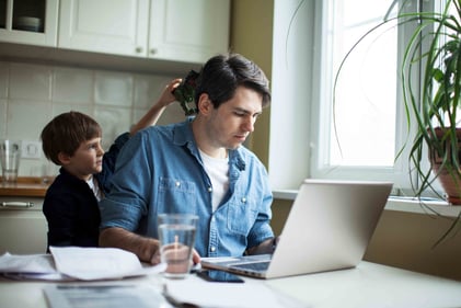 Vacaciones de invierno 2026: ¿Cómo solicitar teletrabajo por ley si tienes hijos menores de 14 años? - imagen destacada